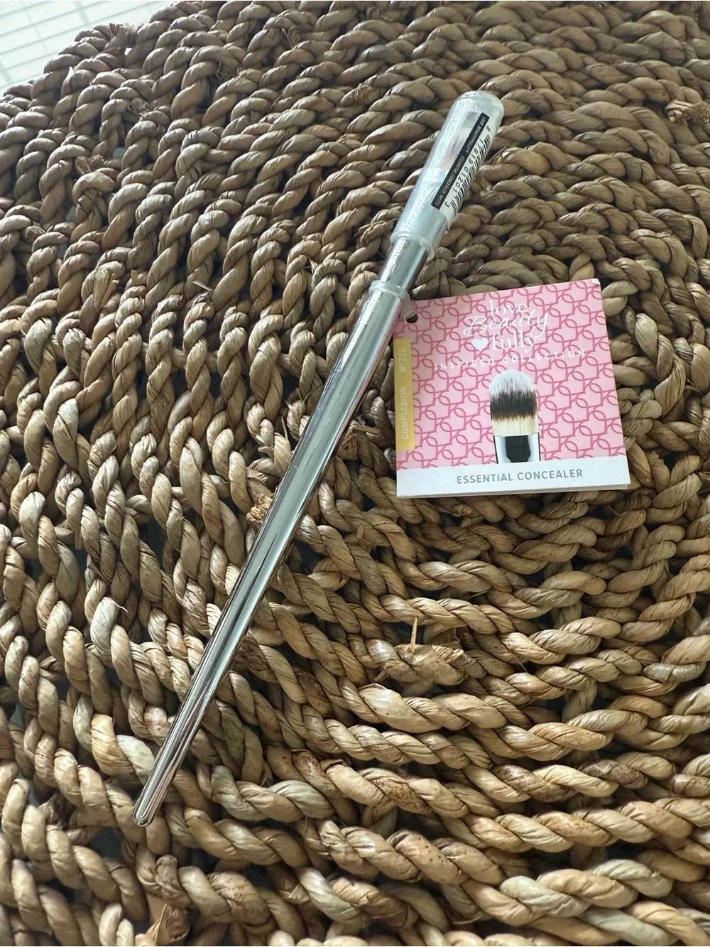 It brushes for Ulta  Essential Concealer NWT